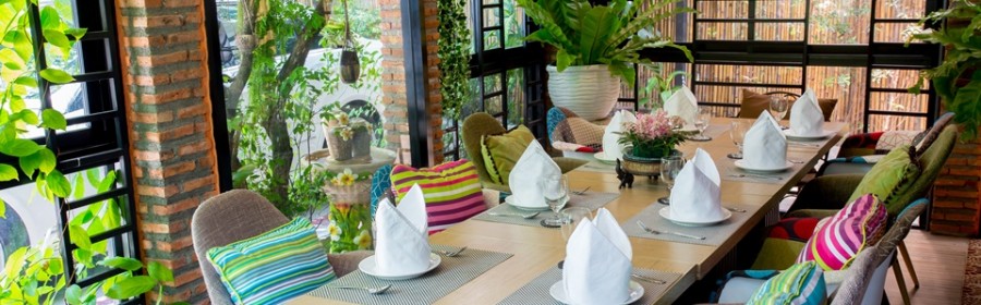 Garden Corner Room