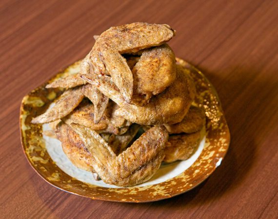 ต้องลอง! ปีกไก่ทอดต้นตำหรับจากนาโกย่า ที่ร้านเซไค โนะ ยามะจัง