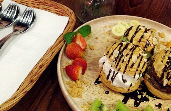 สำรวจ 9 ร้านของกินอร่อยๆ ย่านสยามสแควร์