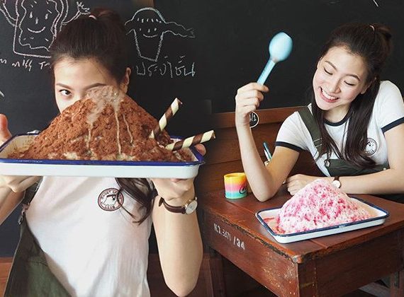 ใสๆ วัยเรียนชอบ ใบเฟิร์น พิมพ์ชนก เปิดร้านนมประจำชั้น