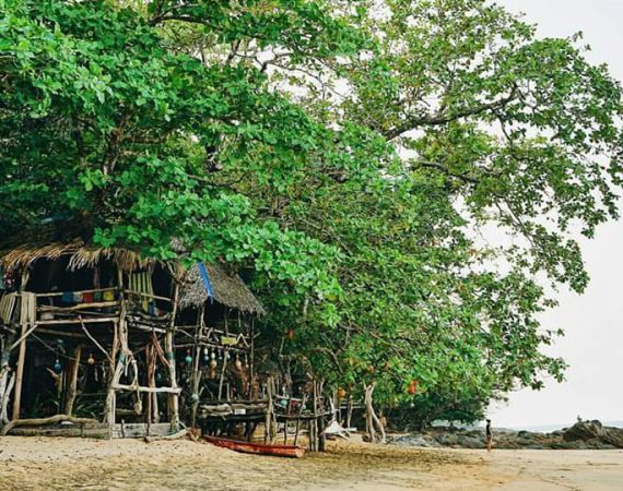 ที่พักหลักร้อยวิวหลักล้าน "บ้านโจรสลัด กรีนบานาน่า" จ. ระนอง