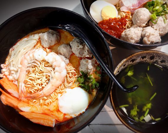 มิกซ์แอนด์แมทช์ให้เป๊ะเว่อร์ที่ "ร้านมาม่าวาไรตี้" ความอร่อยที่คุณเลือกเองได้