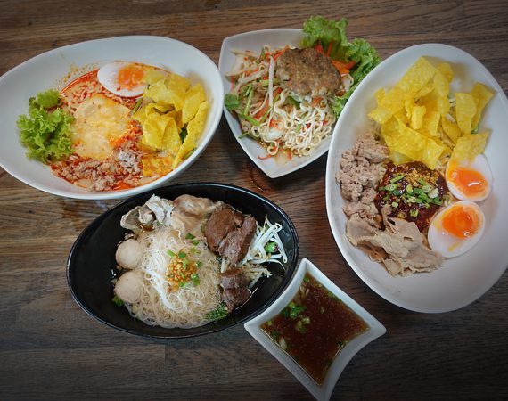 พาไปลอง “มาม่าต้มยำชีสไข่มะตูม” ที่ “ตำกะเตี๋ยว” ร้านเด็ดและอร่อยย่านพหลโยธิน