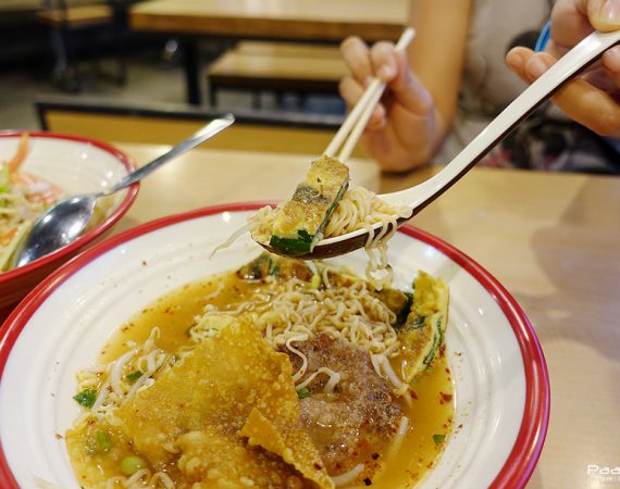 จัดหนัก!!  มาม่าก๋วยเตี๋ยวไข่เจียว ตำลึงทรงเครื่อง ที่ร้านเด็กเส้น