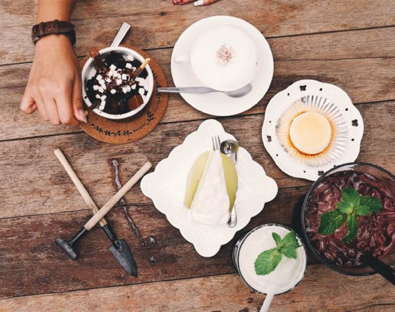 A Little While คาเฟ่สไตล์วินเทจ บรรยากาศดี ๆ กลางสวน