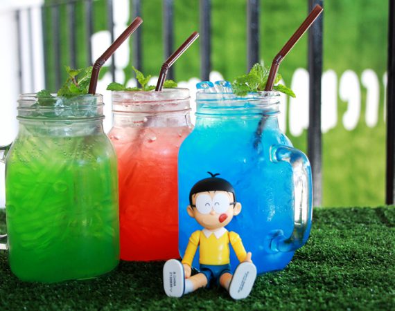 ร้อนนี้ต้องจัด "สี่แยกปากหวาน" ร้านดังนั่งชิลล์พร้อมเสิร์ฟเมนูคลายร้อนเย็นฉ่ำ