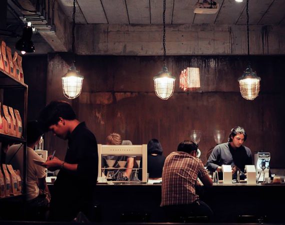 พาไปนั่งชิลล์โรงคั่วกาแฟ "Red Diamond Specialty Coffee" สัมผัสความรู้สึกดิบๆ สไตล์ลอฟท์เท่ๆ