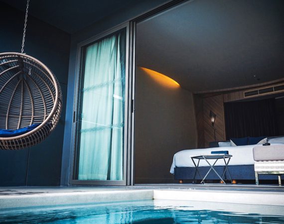 "ลาพักร้อน" ไปนอนชิลล์ "The Sis Kata" เที่ยวภูเก็ตหน้า Low สวย ไม่แพงอย่างที่คิด