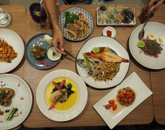 "A Lot Of Love" ร้านอาหารเพื่อสุขภาพ ที่ทำให้คนอย่างเราหลงรัก