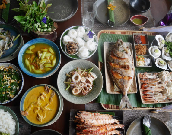 "บ้านสวนลุงไข่" ร้านลับๆ อยู่ในสวนมะพร้าว