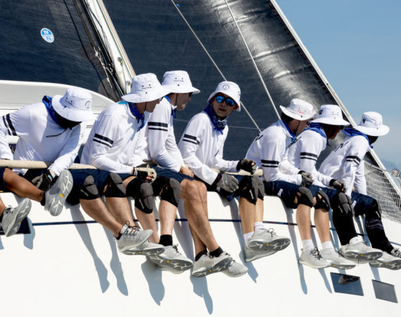 ทีมเรือไทย "Pine Pacific รุ่นพรีเมียร์" คว้าที่ 1 ของตารางในวันแรก