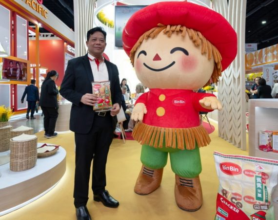 นำเชาไทยโชว์ศักยภาพส่งออกขนมข้าว พร้อมเปิดตัวมาสคอต "น้องบินบิน" ในงาน THAIFEX 2025