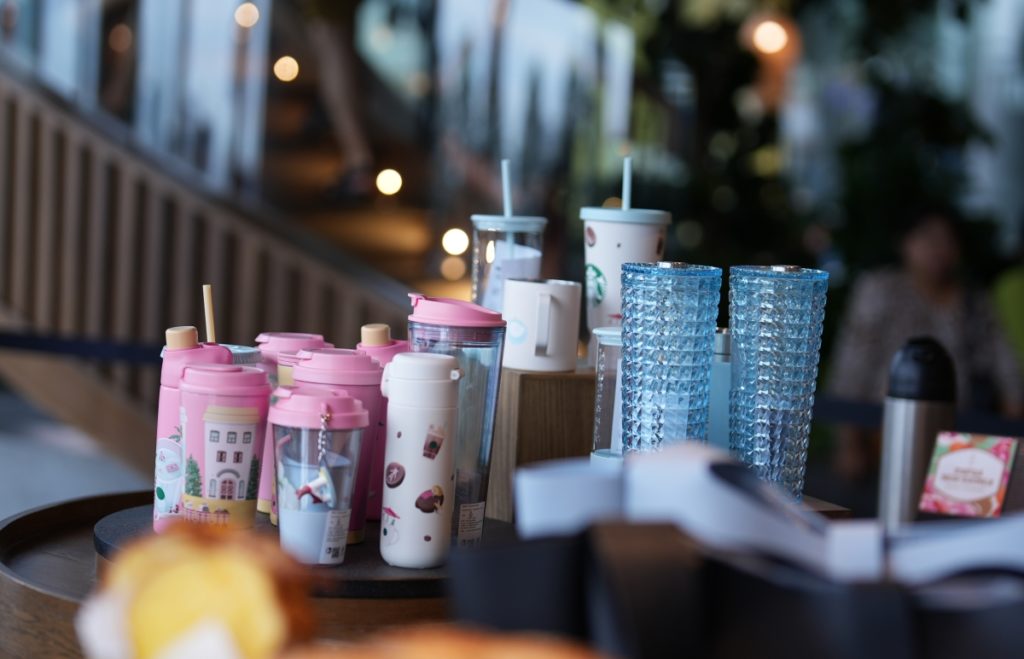สตาร์บัคส์เปิดตัวเครื่องดื่มคอนเซ็ปต์ขนมหวานกับ "ชูโรและวาราบิโมจิ" พร้อมอิ่มอร่อยไปกับเมนูขนมนานาชนิด