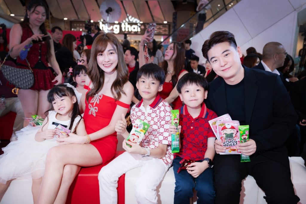 แอบิเกลแปลงโฉมเป็น "เถ้าแก่เกล" พร้อมชมพู่ อารยา นำทีมขยายตลาดครอบครัว