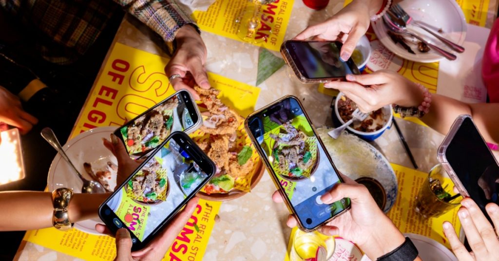 SOMSAK ปลุกกระแส Social Dining ผ่านคืนสุดเดือด 'The Esarn Remix' ที่ทำให้ทุกคนลืมมื้อค่ำแบบเดิมไปตลอดกาล