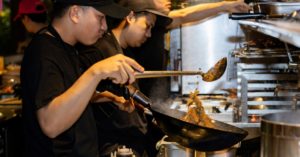 SOMSAK ปลุกกระแส Social Dining ผ่านคืนสุดเดือด 'The Esarn Remix' ที่ทำให้ทุกคนลืมมื้อค่ำแบบเดิมไปตลอดกาล