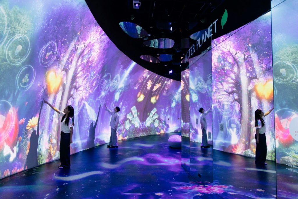 เอเชียทีค เปิดตัว "Better World Better Future" แลนด์มาร์กด้านความยั่งยืนระดับโลก พร้อม 9D Cinema และ Liminal Space ถาวรที่ใหญ่ที่สุดในโลก